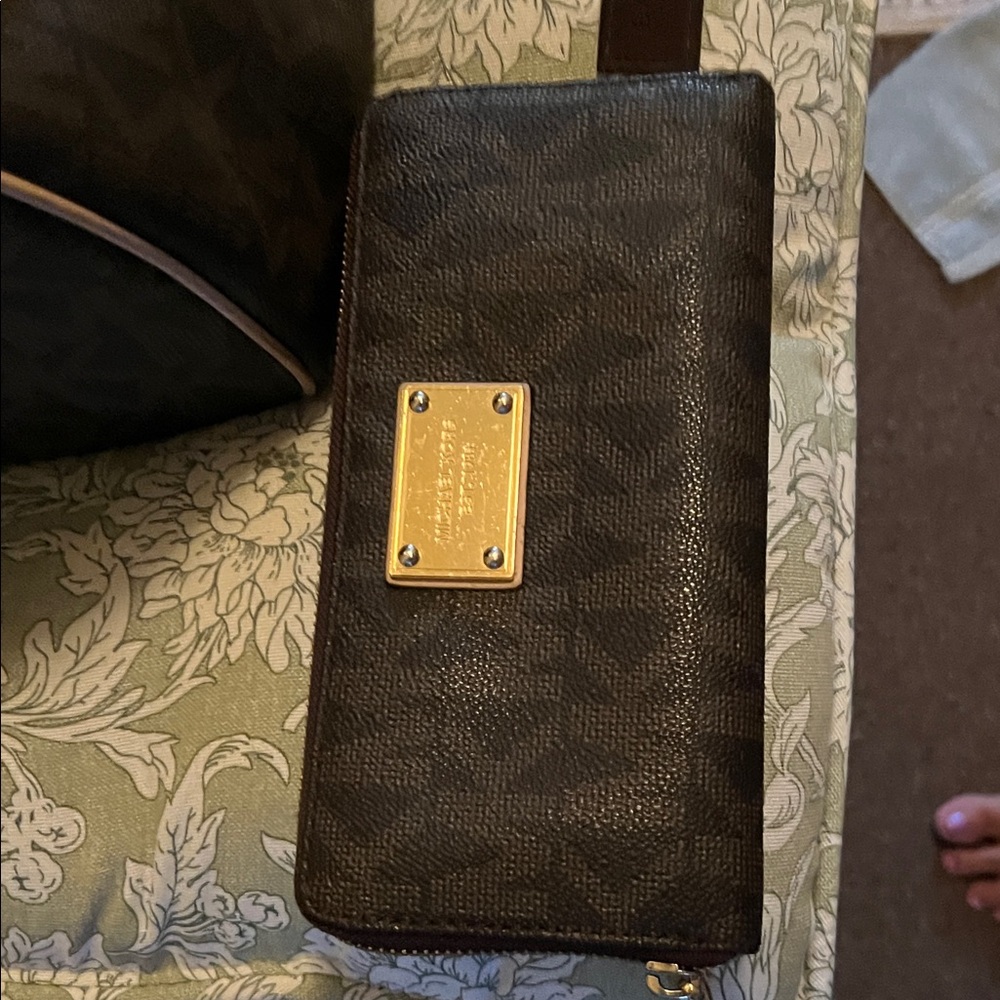 Michael Kors Dark Brown Satchel and Wallet - Picture 4 of 4